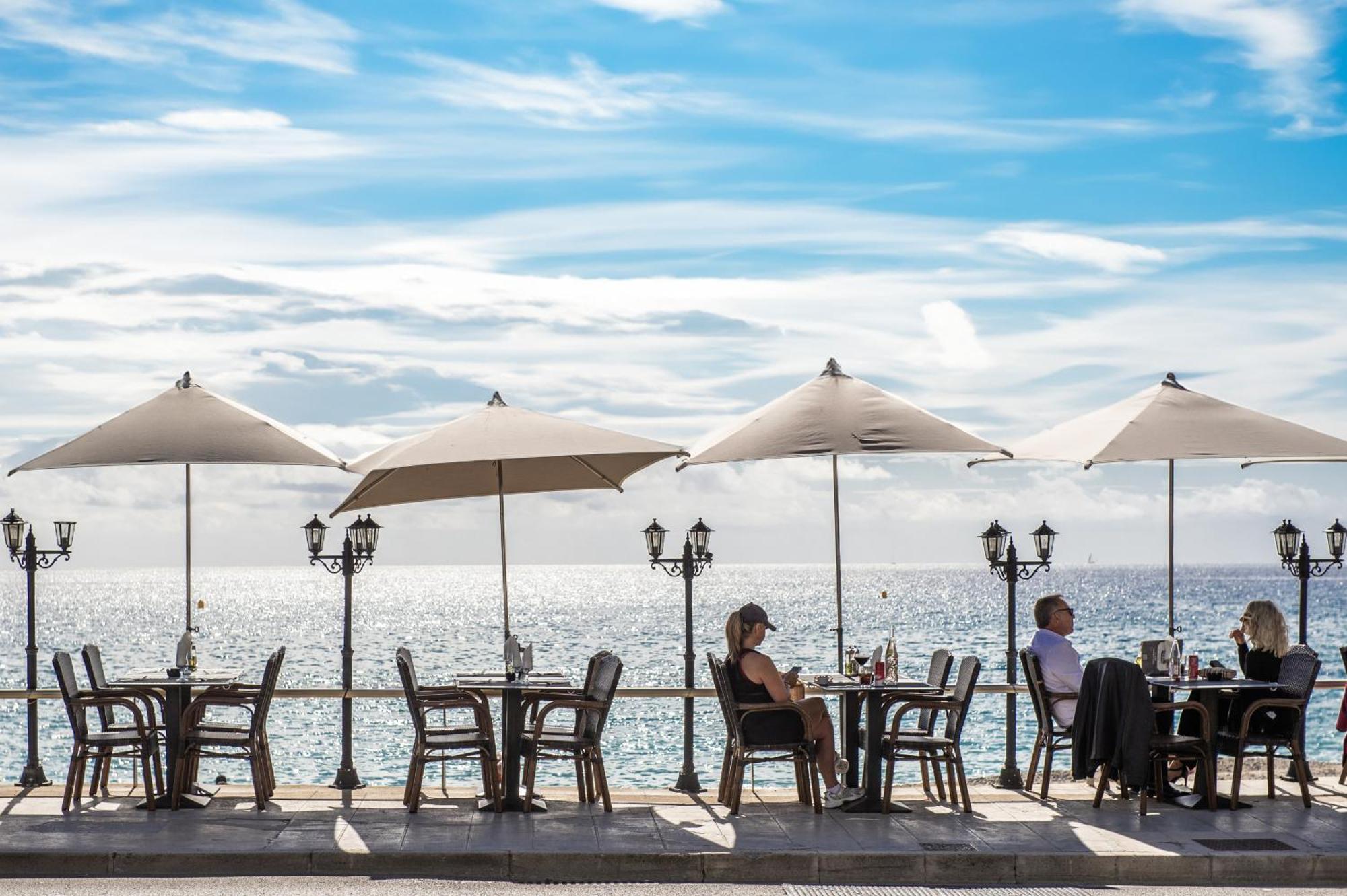 "Aux Rivages Du Parc" Plein Centre, Calme, Plage 芒通 外观 照片